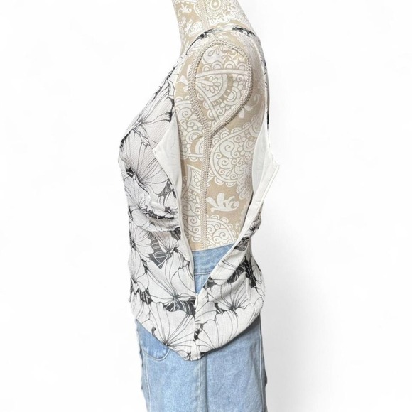 LOFT Petites Black White Floral Wrap Blouse Women's 6P Sleeveless Workwear Top - Picture 4 of 7